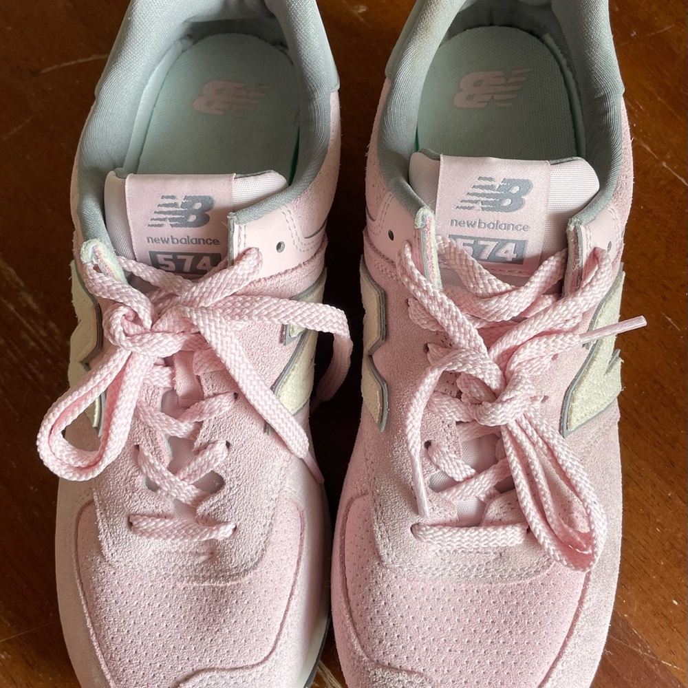 New Balance Light Pink 574 Sneakers size 10